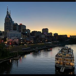 Meet your Posher, ℍ𝕒𝕟𝕟𝕒